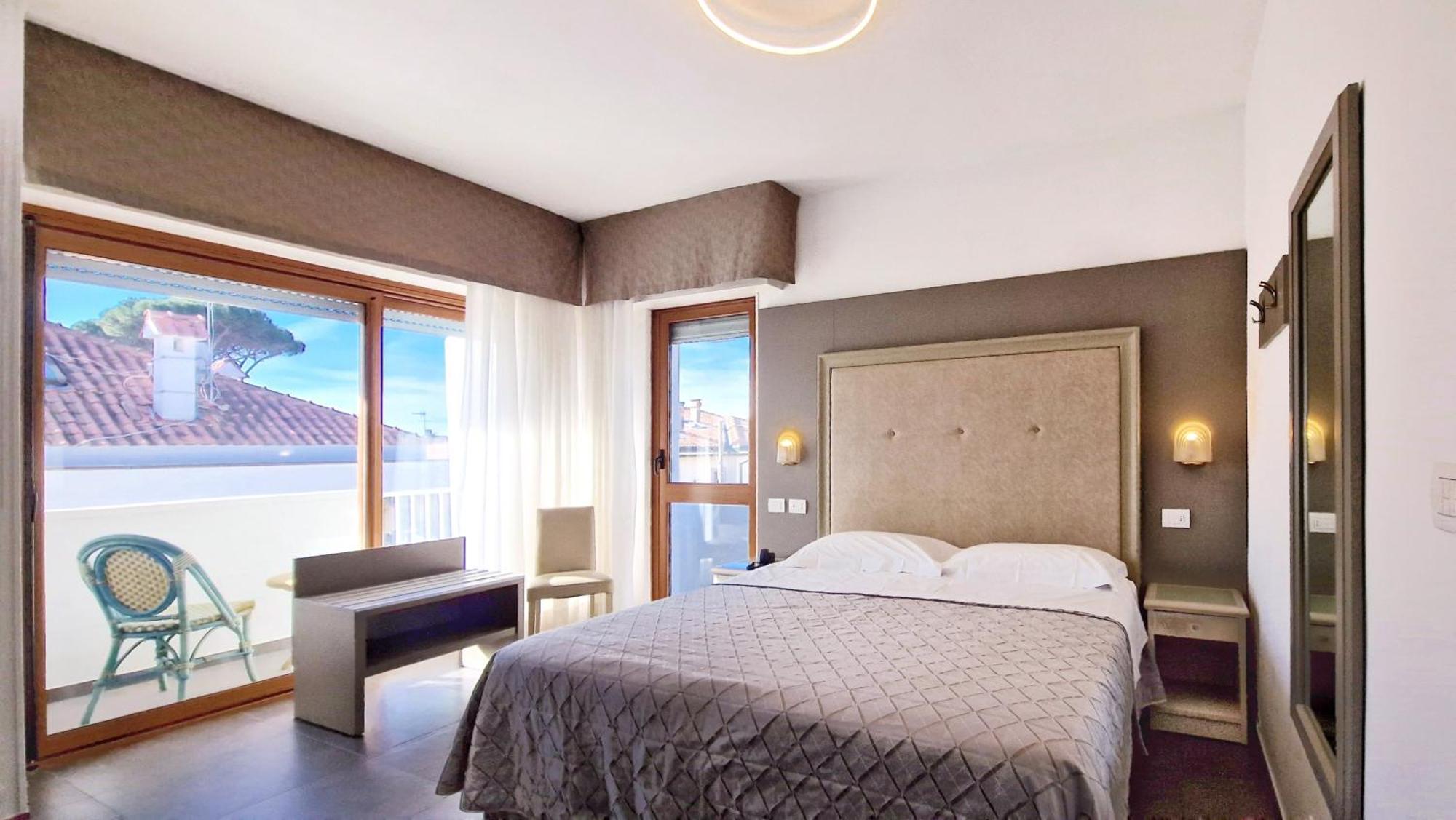 Hotel Tiffany Marina di Massa Exteriér fotografie