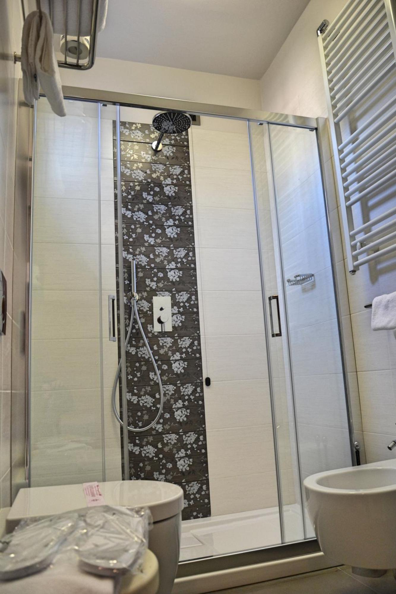 Hotel Tiffany Marina di Massa Pokoj fotografie