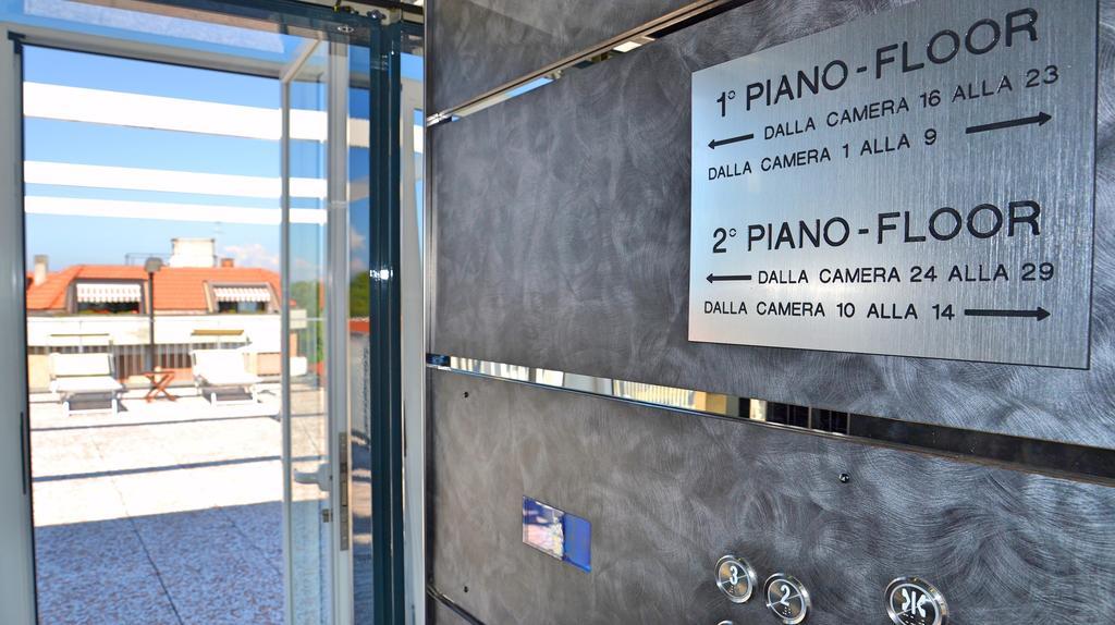 Hotel Tiffany Marina di Massa Exteriér fotografie
