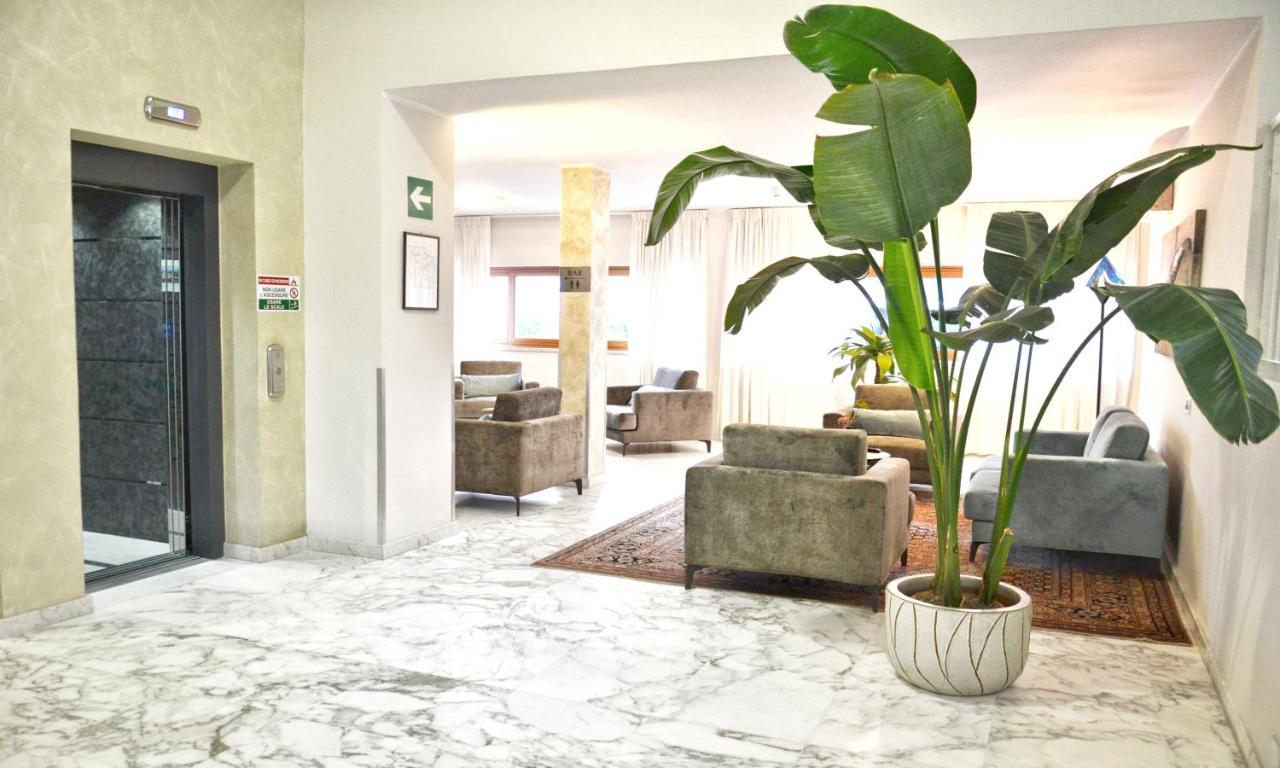 Hotel Tiffany Marina di Massa Exteriér fotografie